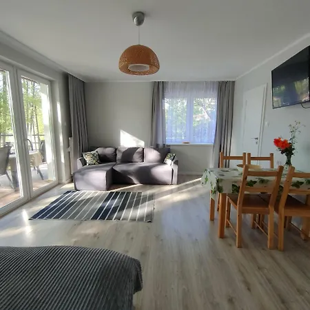 Nad Brzegiem Holiday home Dluzek