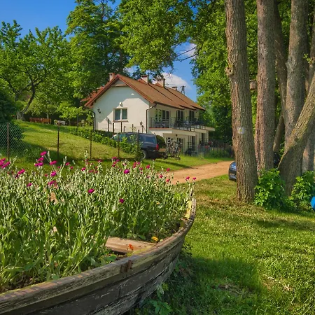 Nad Brzegiem Holiday home *